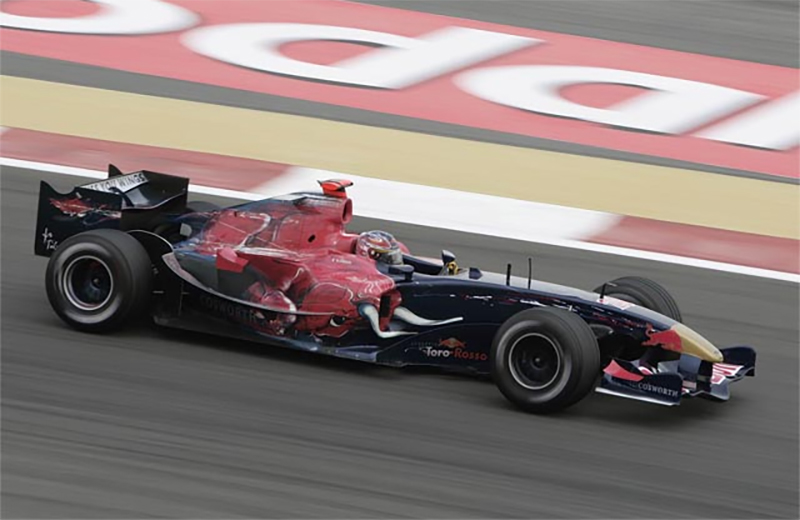 Modelo STR1 da Toro Rosso foi o último com motor V10 na F1