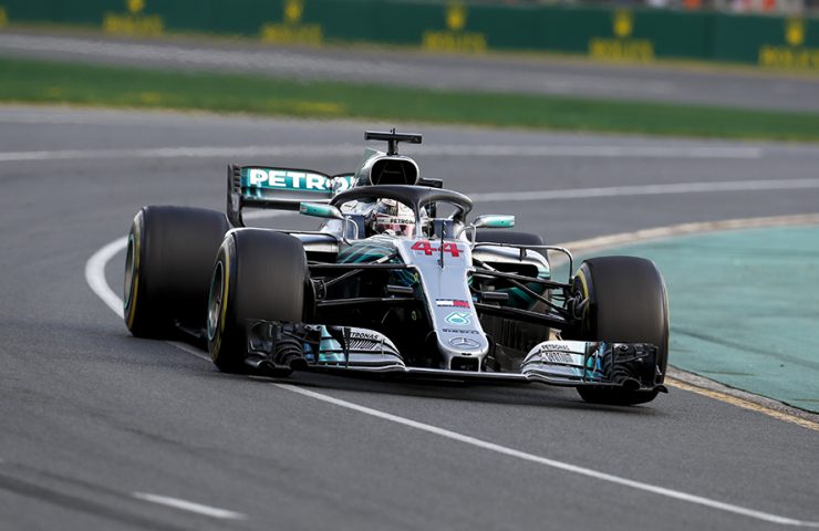 Quando a Mercedes liga o modo festa do motor, normalmente não há rival que segure
