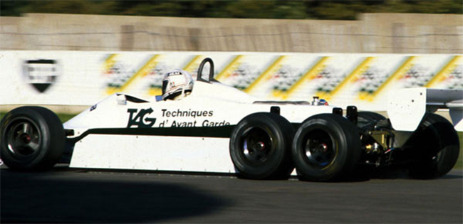 Os testes do FW07D criou uma correria para acabar com seis rodas e tração em quatro delas na F1 