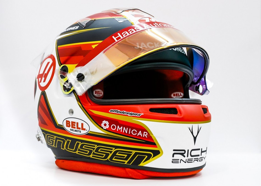 A nova especificação do capacete da F1, na versão fabricada pela empresa Bell