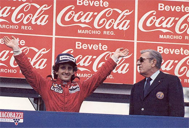 Prost celebra a vitória no GP de San Marino de 1986