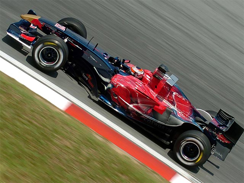 Toro Rosso foi formada pela Red Bull em 2006 usando o espólio da Minardi e motor Cosworth 