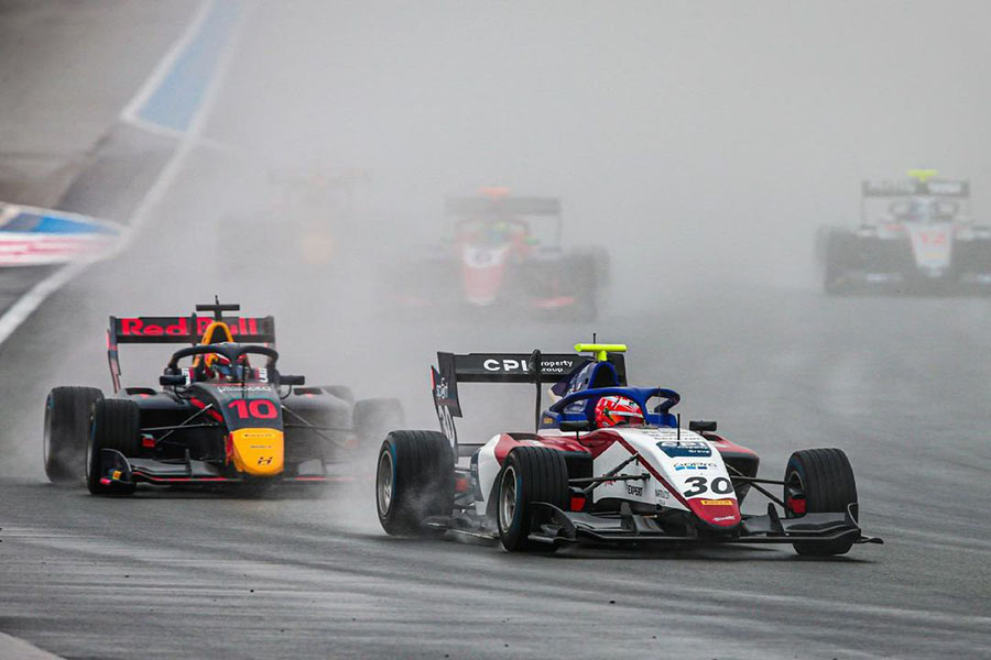 Pilotos da F3 enfrentam pista molhada na manhã de domingo na França antes da F1 