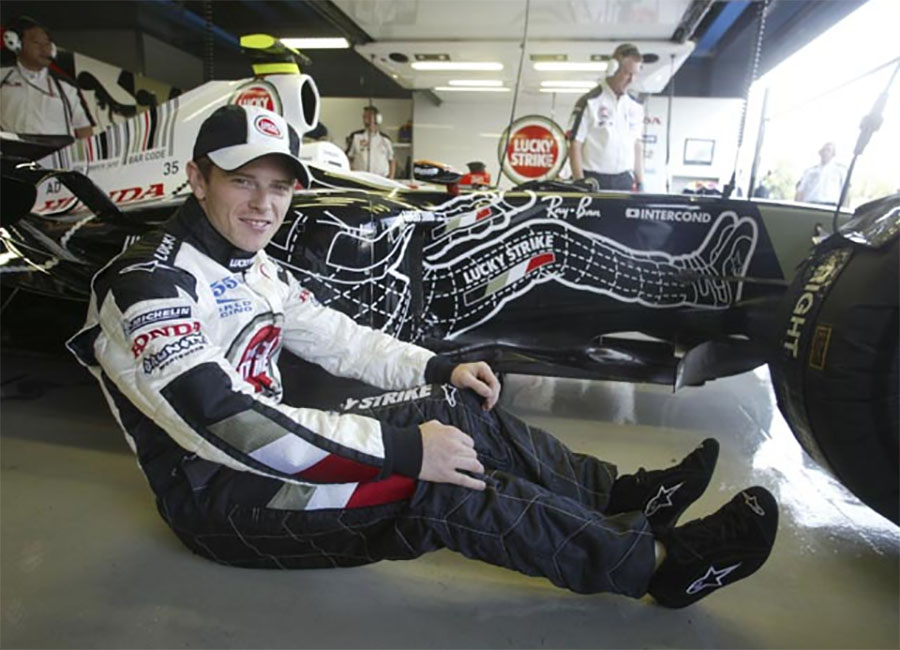 Piloto de testes da BAR na F1, Anthony Davidson ganhou algumas pinturas especiais nos treinos de sexta-feira
