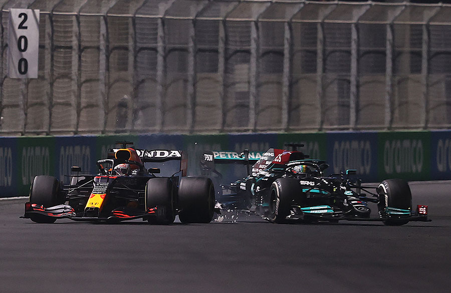 Hamilton e Verstappen batem em Jeddah