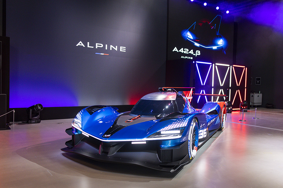 Novo modelo Alpine A424 que foi lançado em Le Mans e irá participar da classe principal do WEC, a Hipercarros a partir de 2024 (Foto: Julien Delfosse / DPPI / Alpine)