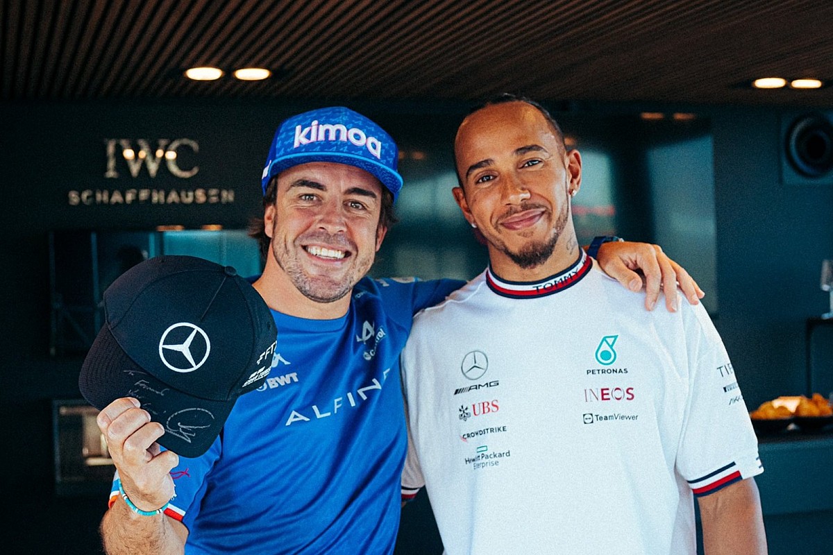 Alonso já está na casa dos 40 anos e Hamilton também pretende seguir correndo na F1 quarentão. Com tanto tempo na pista, ambos se tornaram personagens essenciais da categoria nos últimos 20 anos 